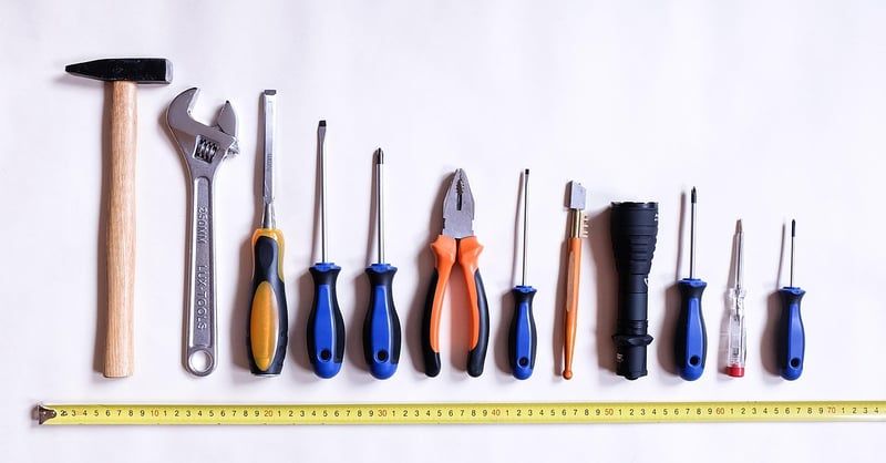 Réparer et entretenir vos outils de jardinage : astuces incontournables 2026